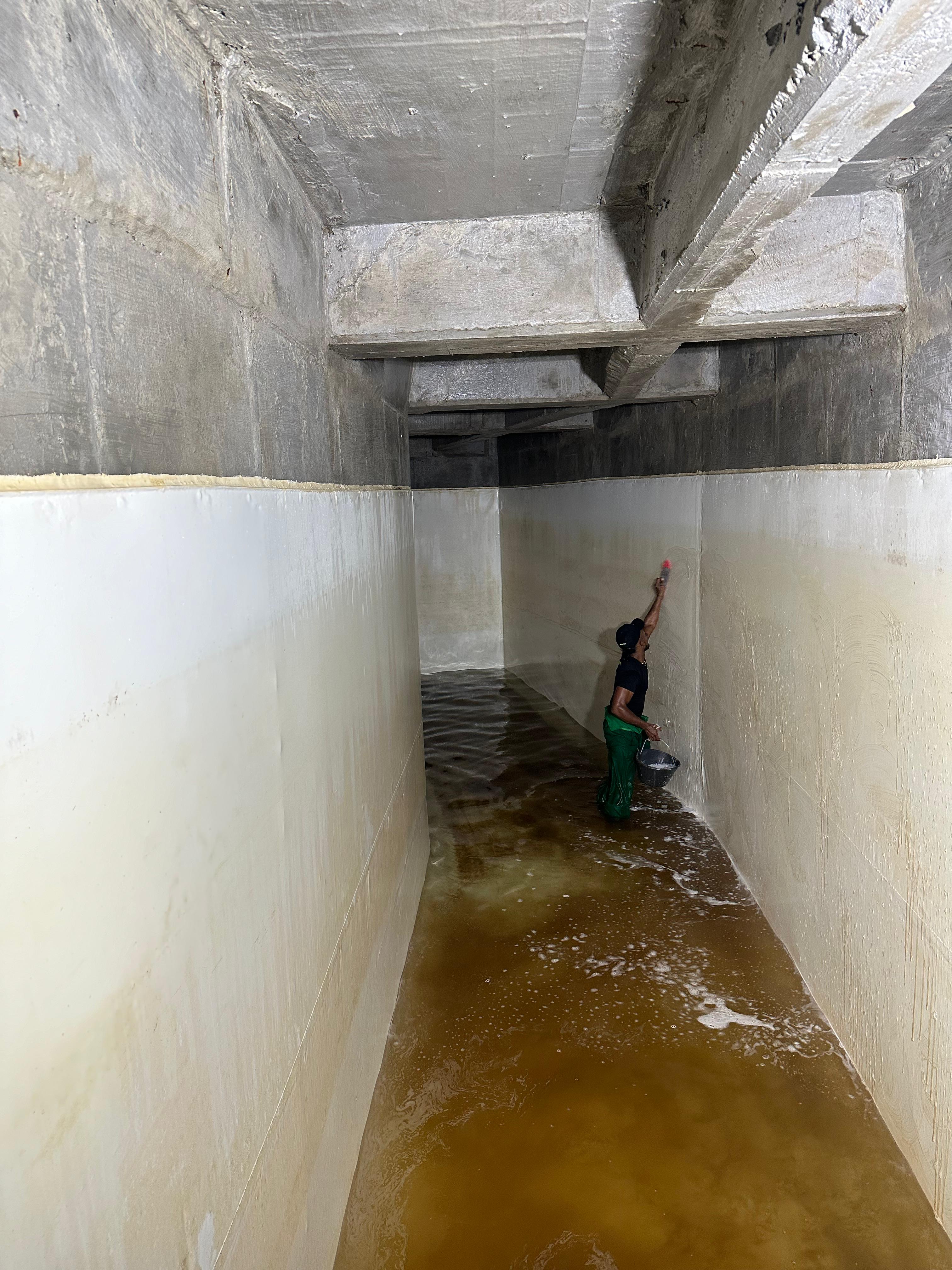Proceso profesional de lavado y desinfección de tanque de agua potable